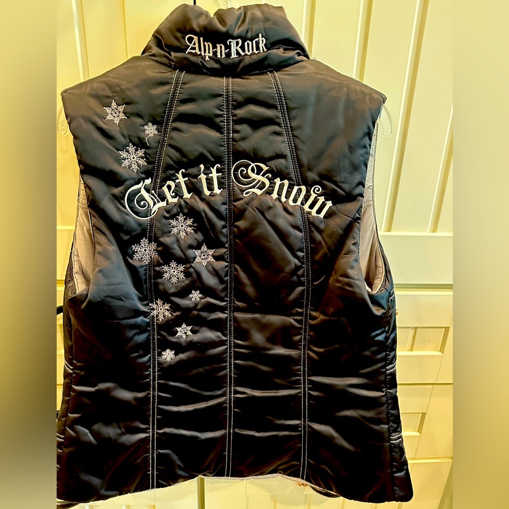 fun ski resort vest or for those that love the winter time and snow!